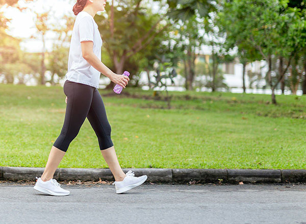 Walking 30 minutes a day can effectively lose weight.