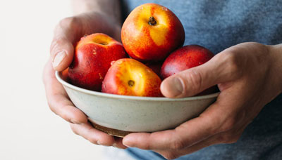 Does eating peaches make you fat?